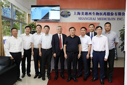 区领导彭崧、唐石青参加调研