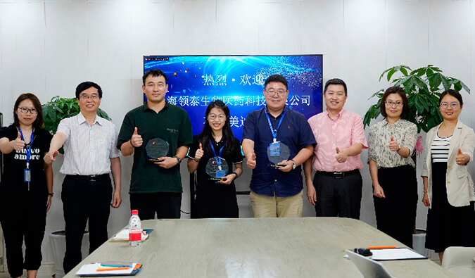 DMPK团队再获客户赞誉，领泰生物CEO冯焱博士亲临HJC黄金城平台授奖